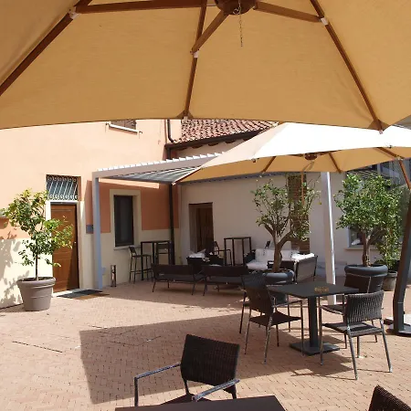 La Cascina Del Sole Hostel *
